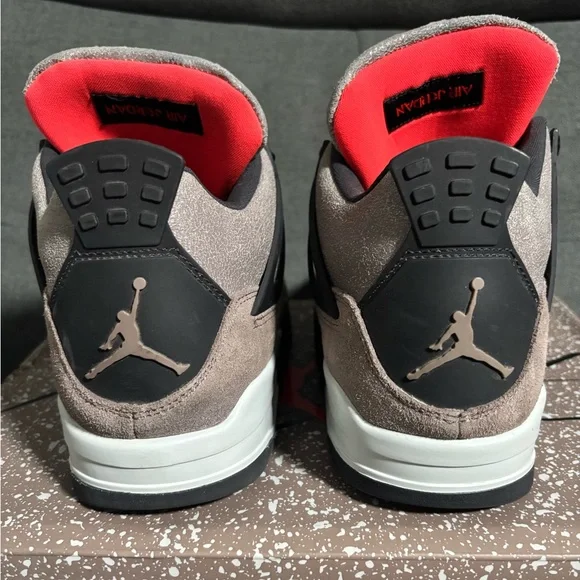 Air Jordan 4 Retro Taupe Haze/ Infrared 23 - Picture 4 of 6